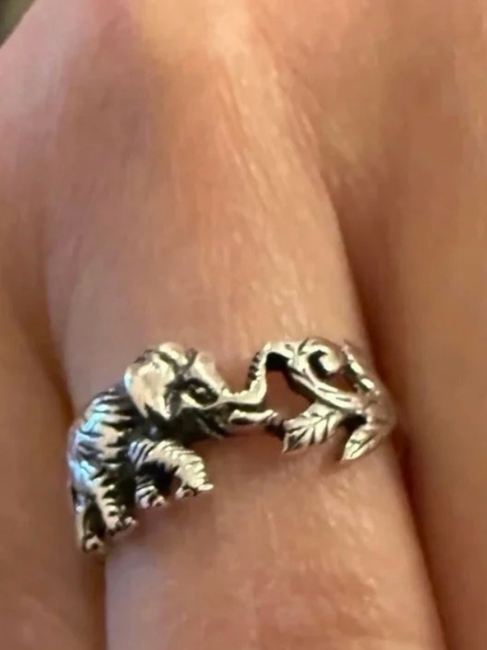 Sterling Silver 925 Elephant Ring. Size 7 and 8 available. - Picture 3 of 4